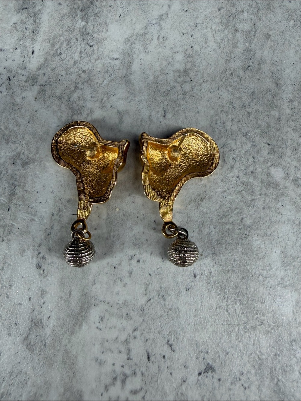 Vintage Avon Cat Yarn Earrings Gold Tone Jewelry Kitty Figural - Picture 2 of 3